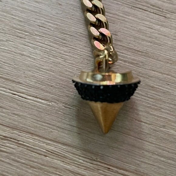 Chic, adjustable Michael Kors "Arrow" lariat necklace - Picture 4 of 6